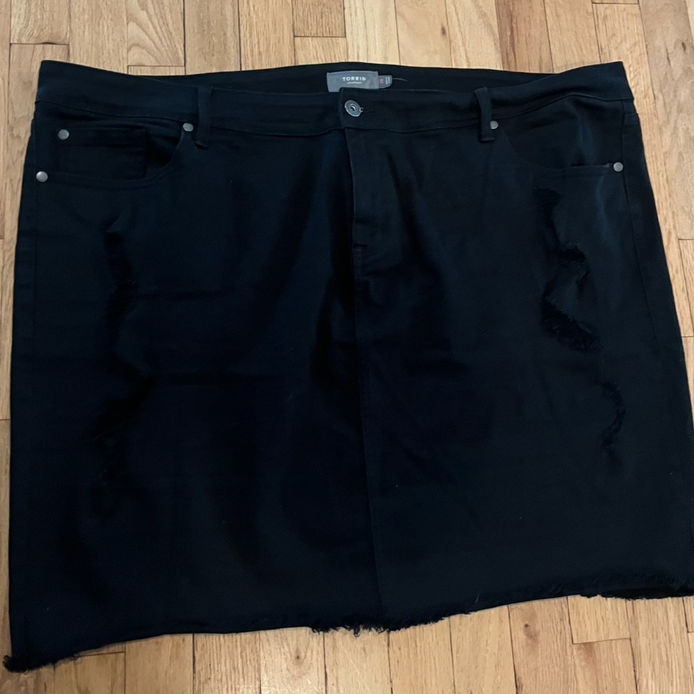 Torrid Black Jean Skirt Size 26